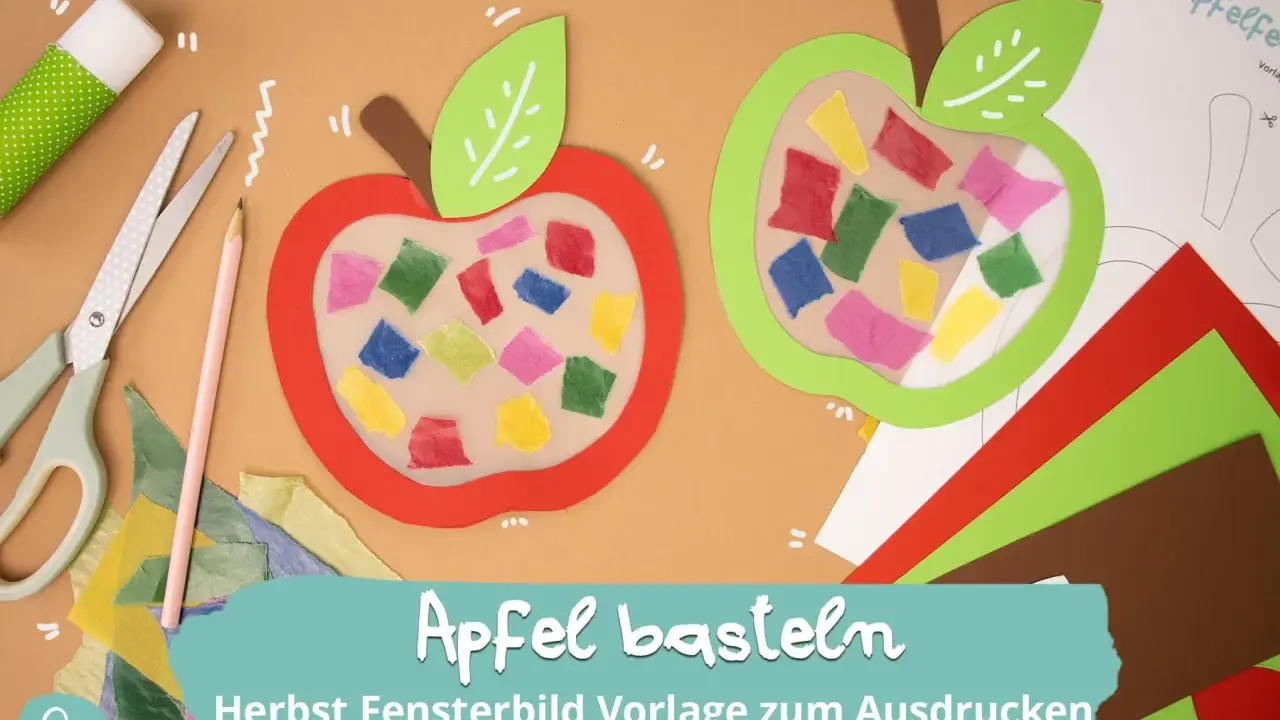 Bunte Papierstücke füllen die Fenster von zwei Apfel-Bastelvorlagen. Schere, Klebestift und Buntstift liegen bereit.