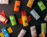 Bunte Monster und Mumien aus Klopapierrollen: Kreatives Basteln mit Klopapierrollen für Halloween.