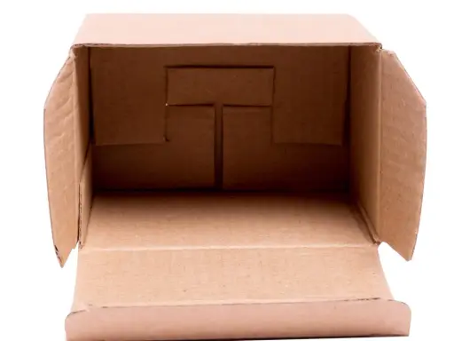 Offene, rechteckige Schachtel aus Pappe, ideal als Bastelvorlage für eigene Kreationen.