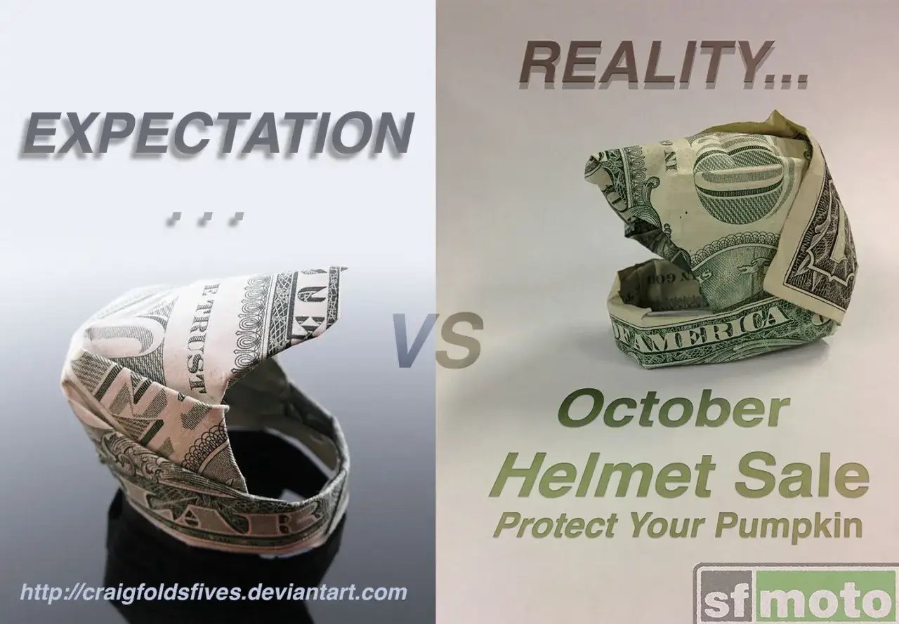Geldschein falten: Erwartung vs. Realität. Ein gefalteter Geldschein als Motorradhelm, der die Erwartung eines perfekten Helms der Realität gegenüberstellt.